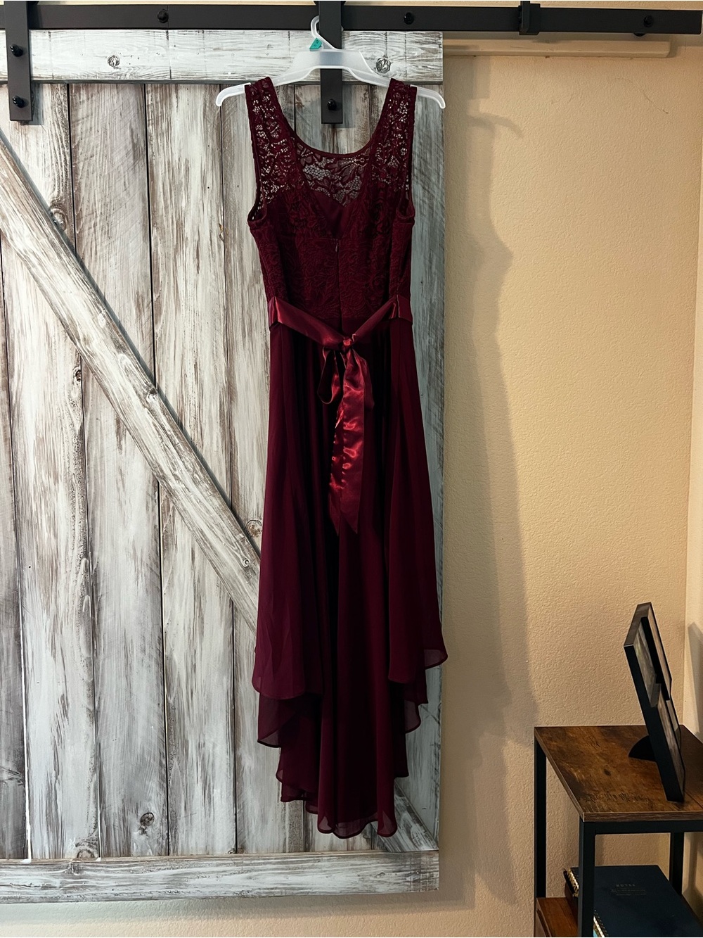 Sleeveless Lace Bodice High-Low Dress in Deep Burgundy - Picture 2 of 3